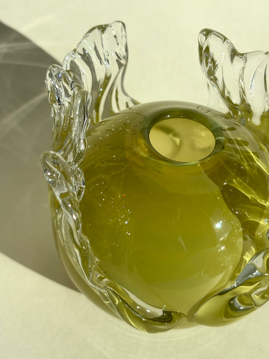 Juturnavase, olivengrøn