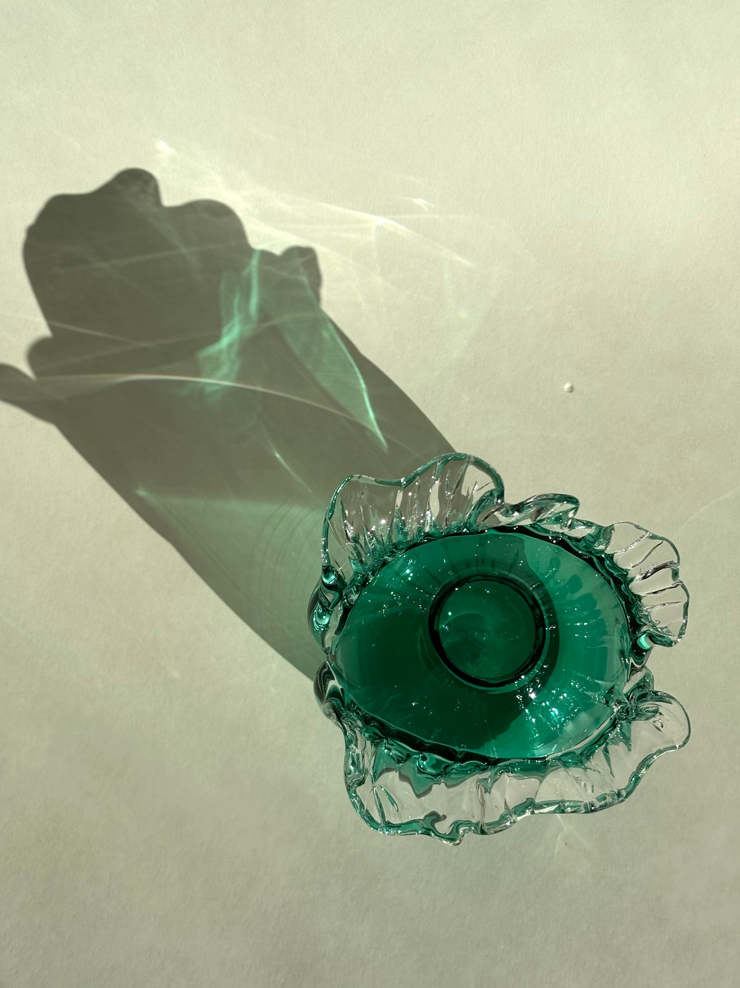 Juturnavase, mørkegrøn